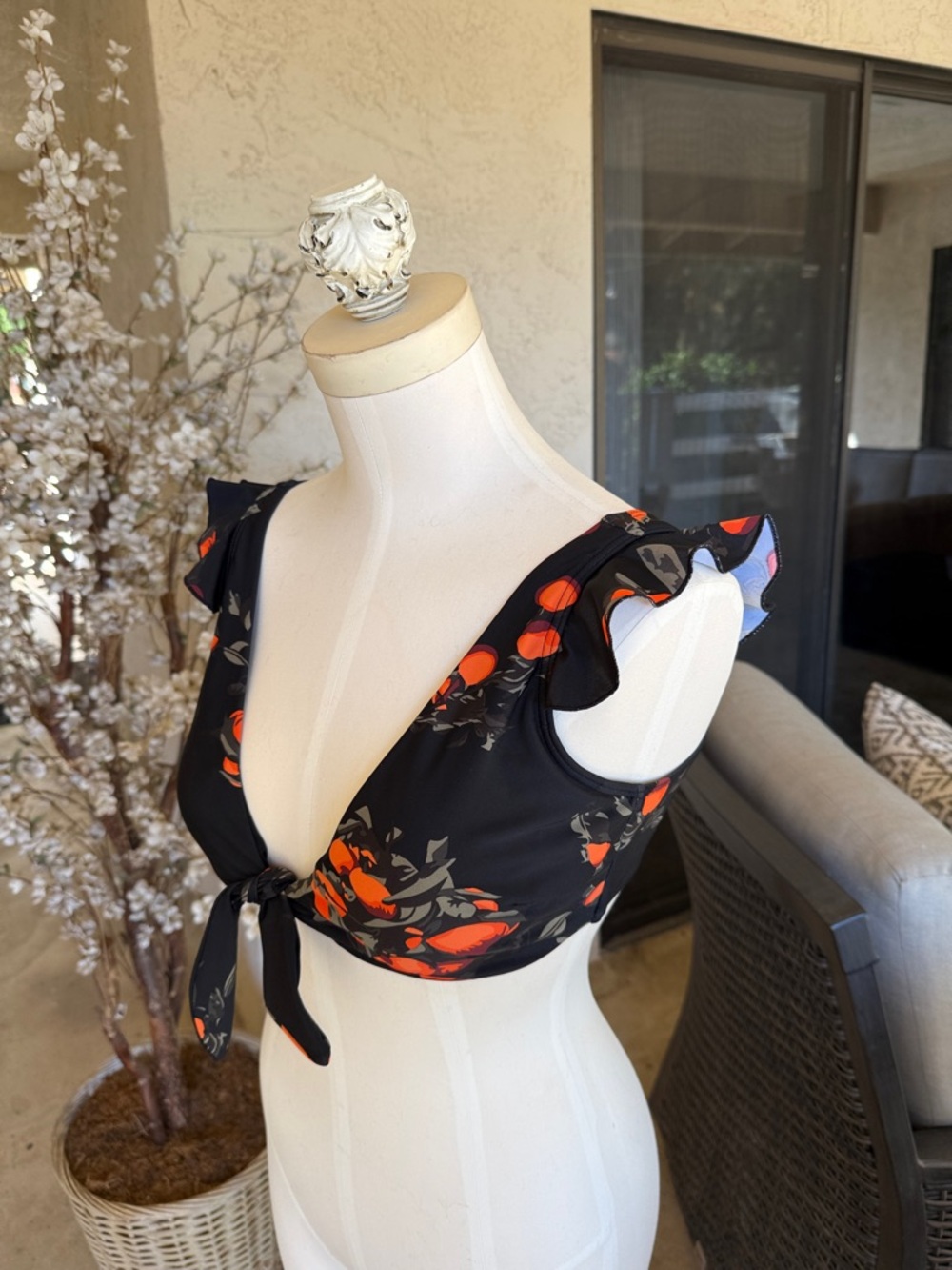 Black floral bikini top with ruffle size 4